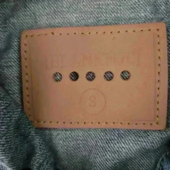 Blank NYC Women's Light Wash Distressed Denim Jacket S - Picture 9 of 15